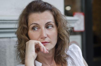 ozbiljna-zena.jpg