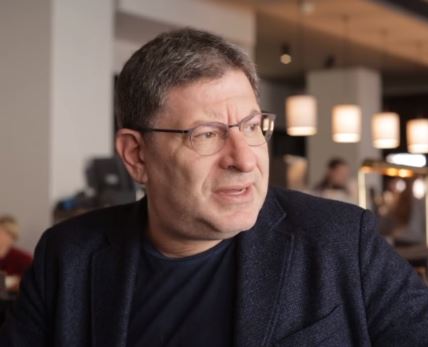 Mihail Labkovski u kafiću