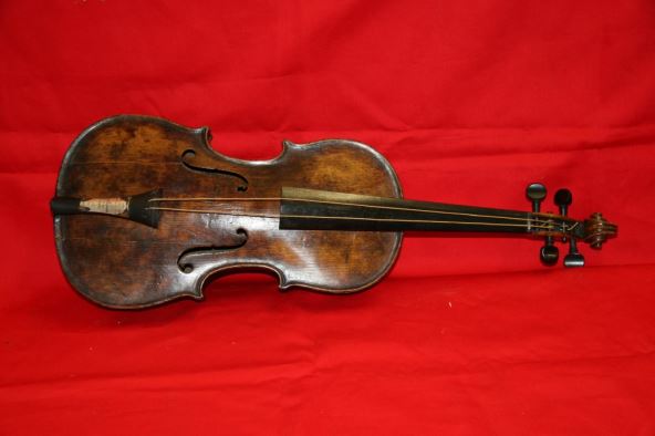 violina-sa-titanika.jpg