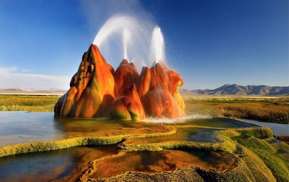 green-fly-geyser-nevada.jpg