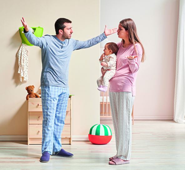 stockphotoviolenceagainstwomennexttothebabyfamilydiscussioninthechildroom1667958763.jpg