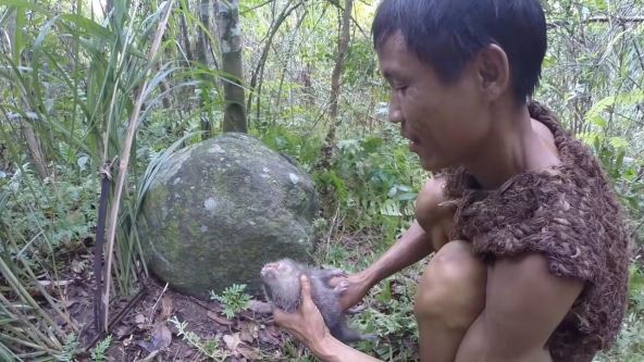 docastaway--desert-island-experiences--the-vietnamese-tarzan.-full-documentary-n6pcytgezrw--1180x664--7m21s.jpg