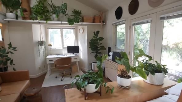 tiny-house-giant-journey--her-tiny-house-is-the-size-of-a-garage---its-really-cute-h4eyrsz6x5a--1280x720--1m06s.jpg