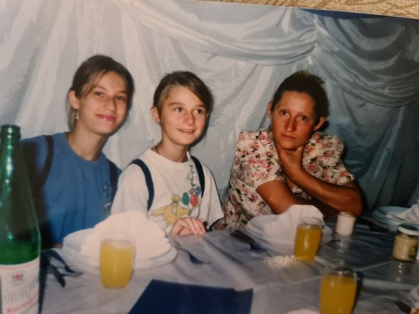rada-i-maja-manojlovic-sa-majkom-koja-je-mlada-preminula.jpg
