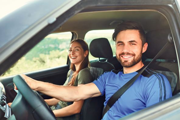 stockphotohappycoupletravelingbycarinthesummer1135847561.jpg