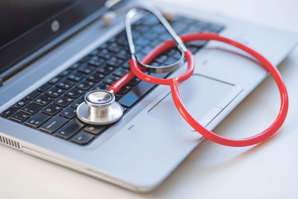 ne-tra-ite-odgovore-na-internetu---stockphotoredstethoscopeonalaptopcomputerkeyboardmedicalinformationandtechnologyconcept1907171521.jpg