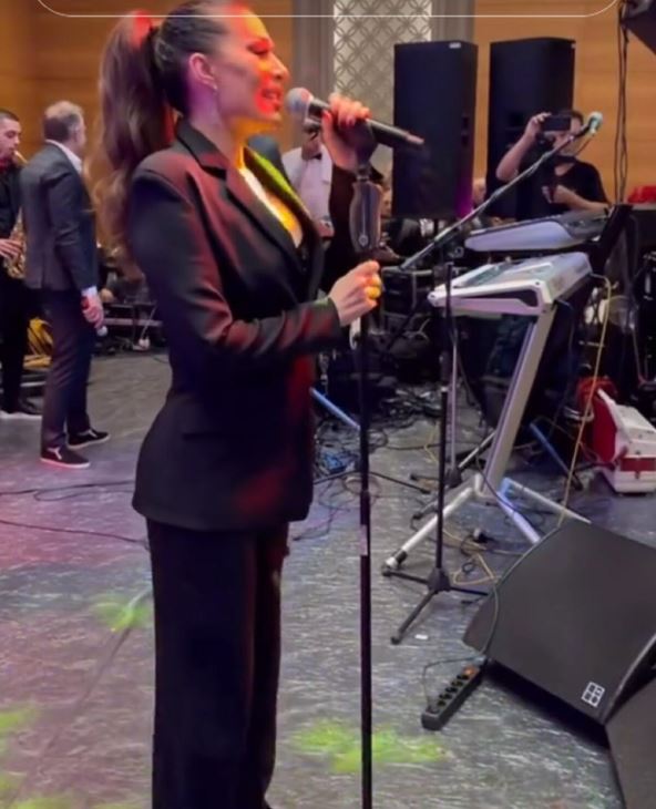 ceca.jpg