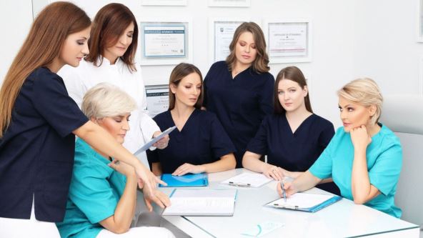 lekarispecijalistiestetskahirurgijadermatologijapoliklinikadivadrbogdanovicbeogradbioderma.jpg-1-1.jpg