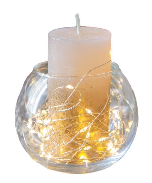 4--stockphotogoldencandleinaglassjarwithgoldengarland2245949069.jpg