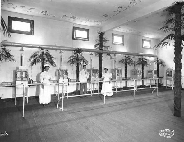 baby-incubator-exhibit-ayp-1909.jpg