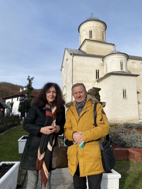 sa-suprugom-zoranom-u-manastiru-mileseva.jpg