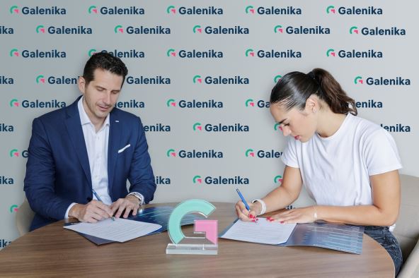 rikardo-markes-generalni-direktor-galenike-i-aleksandra-perisic-tekvondo-reprezentativka-potpisali-ugovor-1.jpg