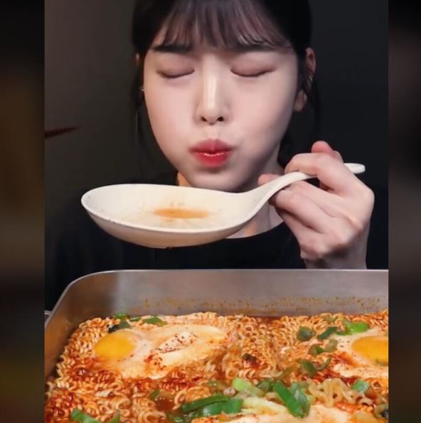 20240815-08-20-20-boki--boki-asmr--eatwithboki--mukbangboki--eating--eatingshow--food--...---tikt.jpg