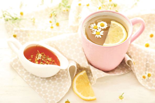 za-bolji-san--stockphotocupofdeliciouscamomileteaandhoneyonwoodentable1165375057.jpg