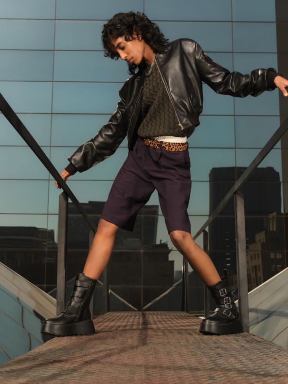 k088aw24-rebelboots-catwalk-11119596-youngwoman-366.jpg