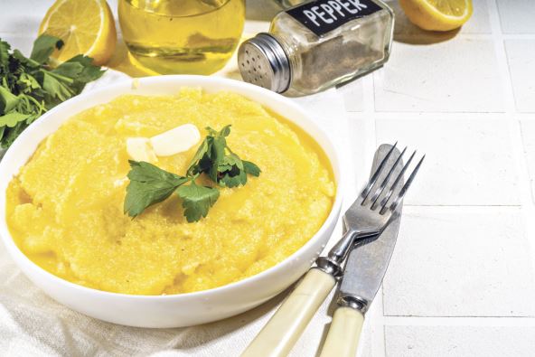 glavna--stockphotoportionedcornmealpolentaflourporridgebowlreadyforeatingdinnerwithcorncerealporridge2321141347.jpg