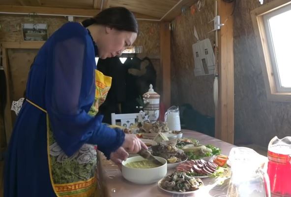 20241118-10-19-23si-jetojnë-njerëzit-në-vendin-më-të-ftohtë-të-tokës-71c-95f---jakutia-siberia.-.jpg