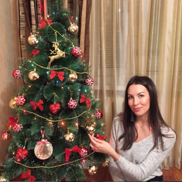 20241231-07-26-03alina-irina--ira.alina--instagram-photos-and-videos.jpg