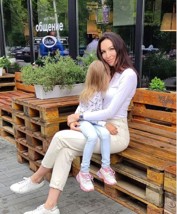 20241231-07-24-44alina-irina--ira.alina--instagram-photos-and-videos.jpg