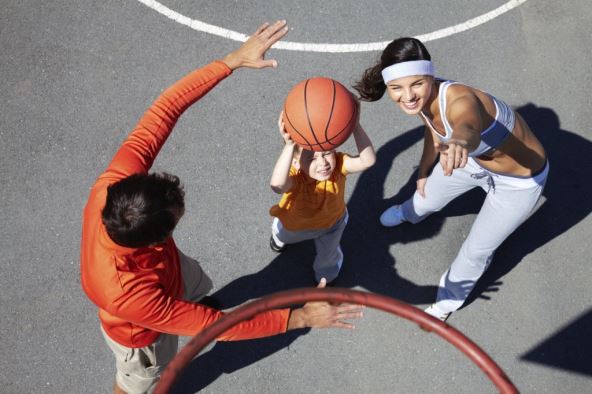 dete-igra-kosarku.jpg