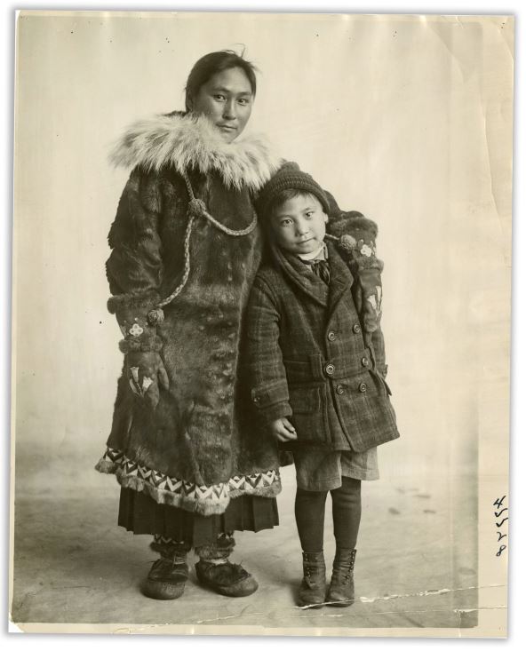Ada_Blackjack_with_her_son_Bennett,_1923.jpg