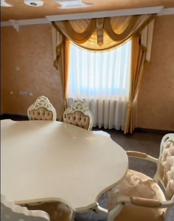 2025-05-24 09_03_53-Vile, palate, bazeni, avioni, kamioni… 😳💶💶💶 #fyp #foryoupage #tikt... _ TikT.jpg