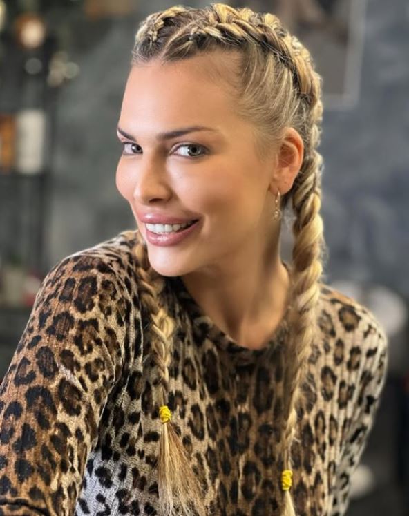 Ava K.png