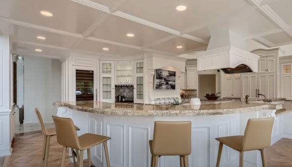 kuhinja u kući nikole JOkića.jpg