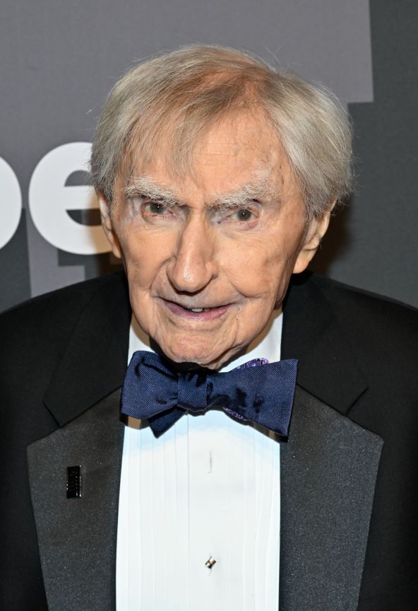 Dr Hauard Taker2.jpg