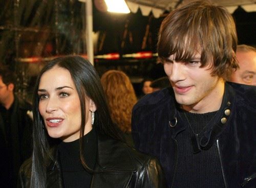 Ešton Kučer i Demi Mur zagrljeni