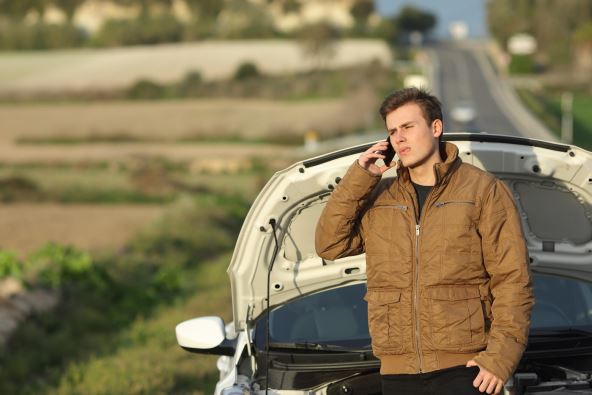 Čovek koji priča telefonom