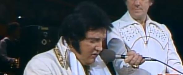 Elvis Presli na koncertu