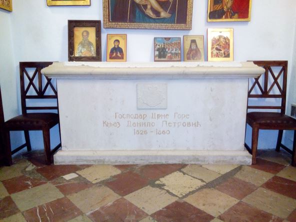 The_grave_of_the_Prince_Danilo_Petrovic.jpg