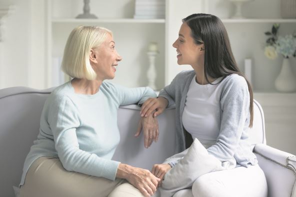 NJEN SAVET ZLATA VREDI  stock-photo-happy-elderly-lady-sitting-on-comfortable-sofa-with-grown-up-attractive-daughter-chatting-1530934010.jpg