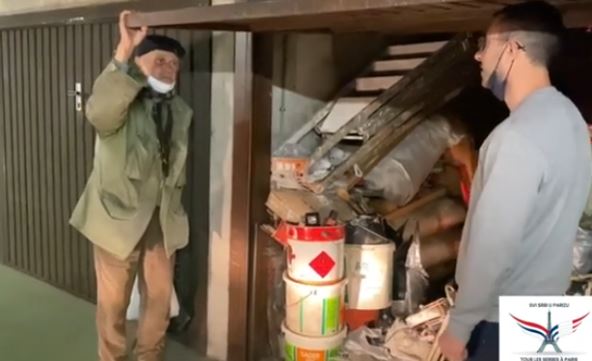 Milovan Marković priča sa novinarom