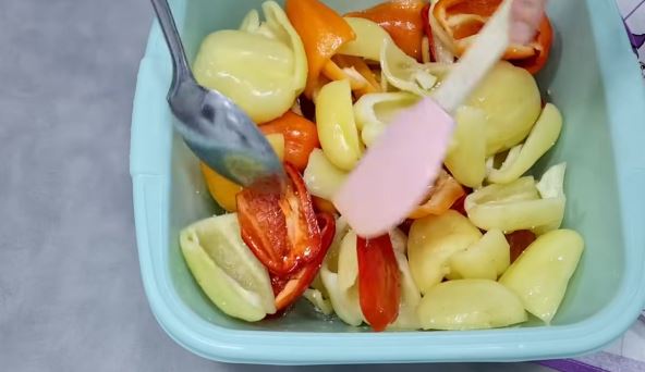 Kisele paprike sa belim lukom