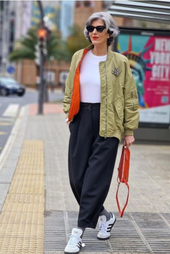 Modna kombinacija za žene preko 50 godina