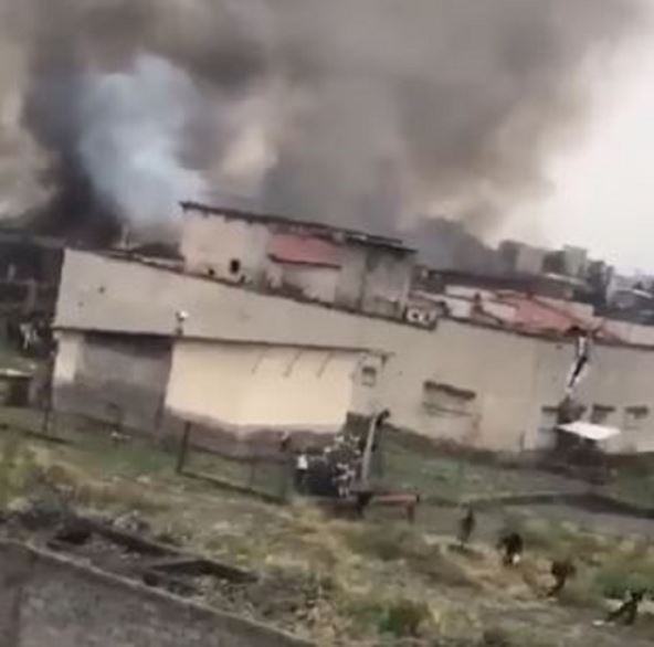 2025-09-25 22_05_03-Video shows inmates escaping a prison in Congo as Rwandan backed rebels enter th.jpg