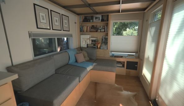 Kari u maloj kući5.jpg