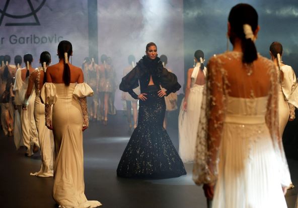 Amor Garibović revija u Izmiru