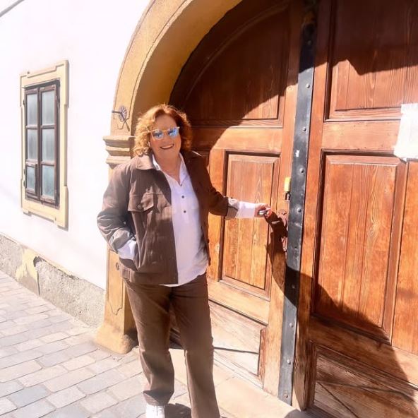 Tereza Kesovija izlazi