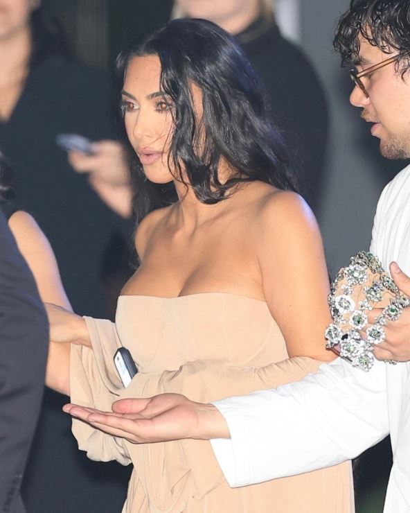 kim-kardasijan (1).jpg