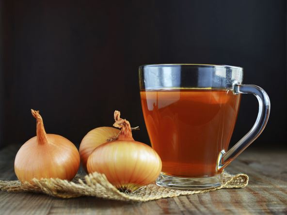 CRNI LUK  stock-photo-onion-tea-for-colds-and-cough-homemade-folk-remedy-366712661.jpg