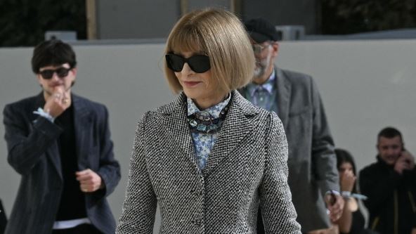 Ana VIntoru u sivom kaputu