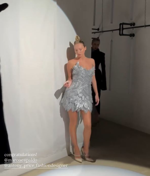 Lila Mos na reviji 16Arlington