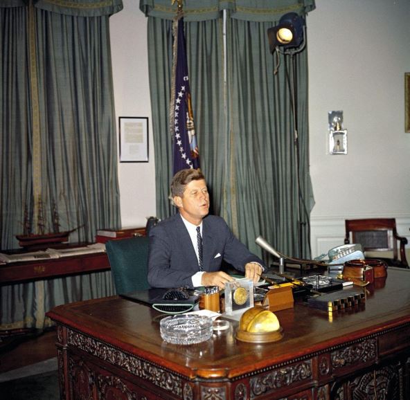 Džon Kenedi u Ovalnoj sobi