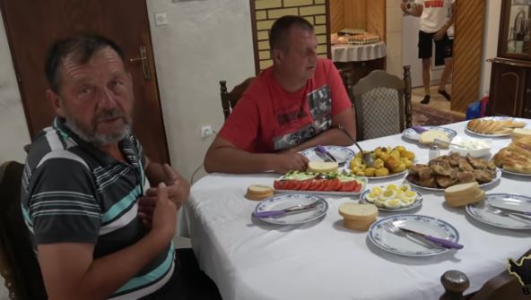 2025-11-26 12_27_23-Vaspitali me,krov nad glavom dali Slavišini roditelji veli Osman - YouTube.png