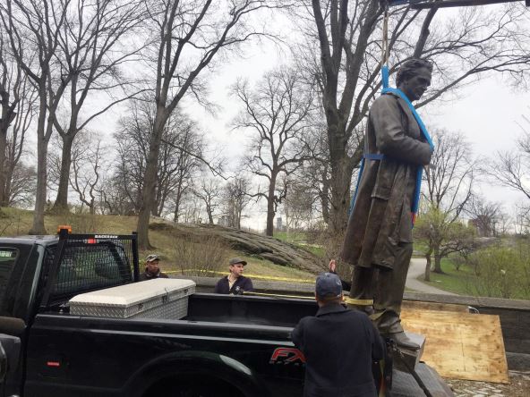 Uklanjanje spomenika Džejmsa Meriona Simsa