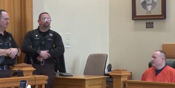 Kristofer Tomas na suđenju