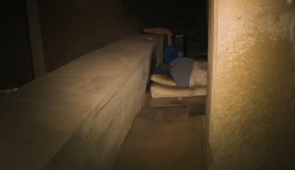 2025-12-16 08_53_23-Inside His Amazing Home in the Tunnels Beneath New York - Mole People - YouTube.png